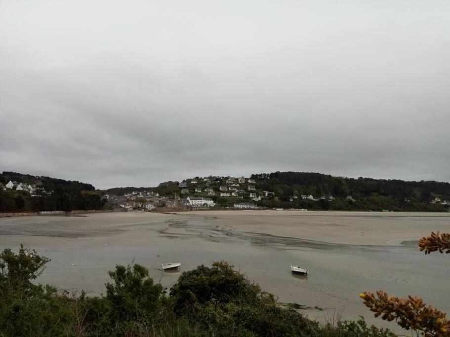 Appartement A 50M De La Plage Saint-Michel-en-Grève Dış mekan fotoğraf
